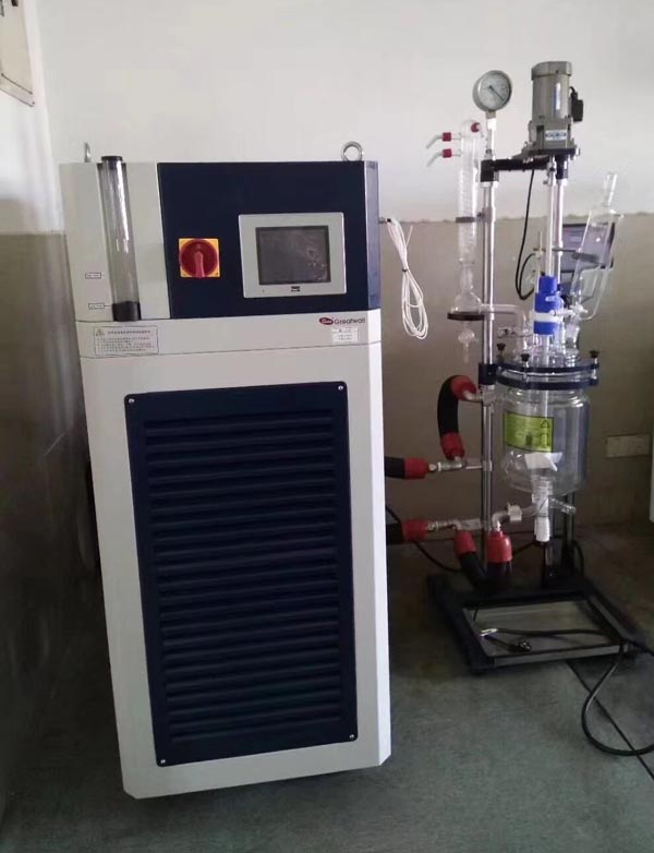 高低溫一體機用的導熱油成分